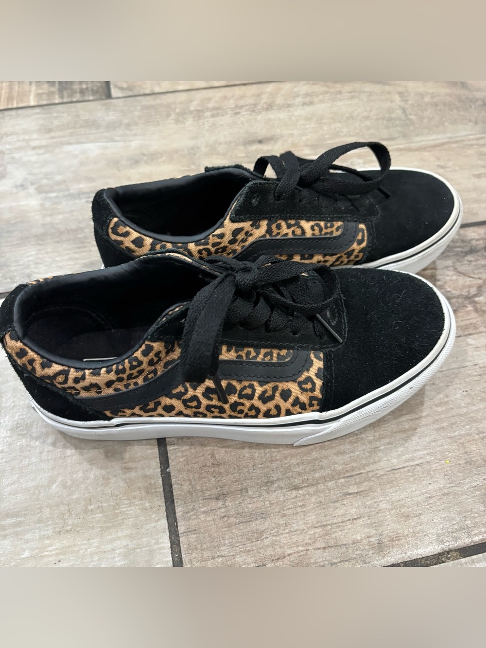 Girls VANS Ward Platform Trainer  Cheetah Black size US Missy 2